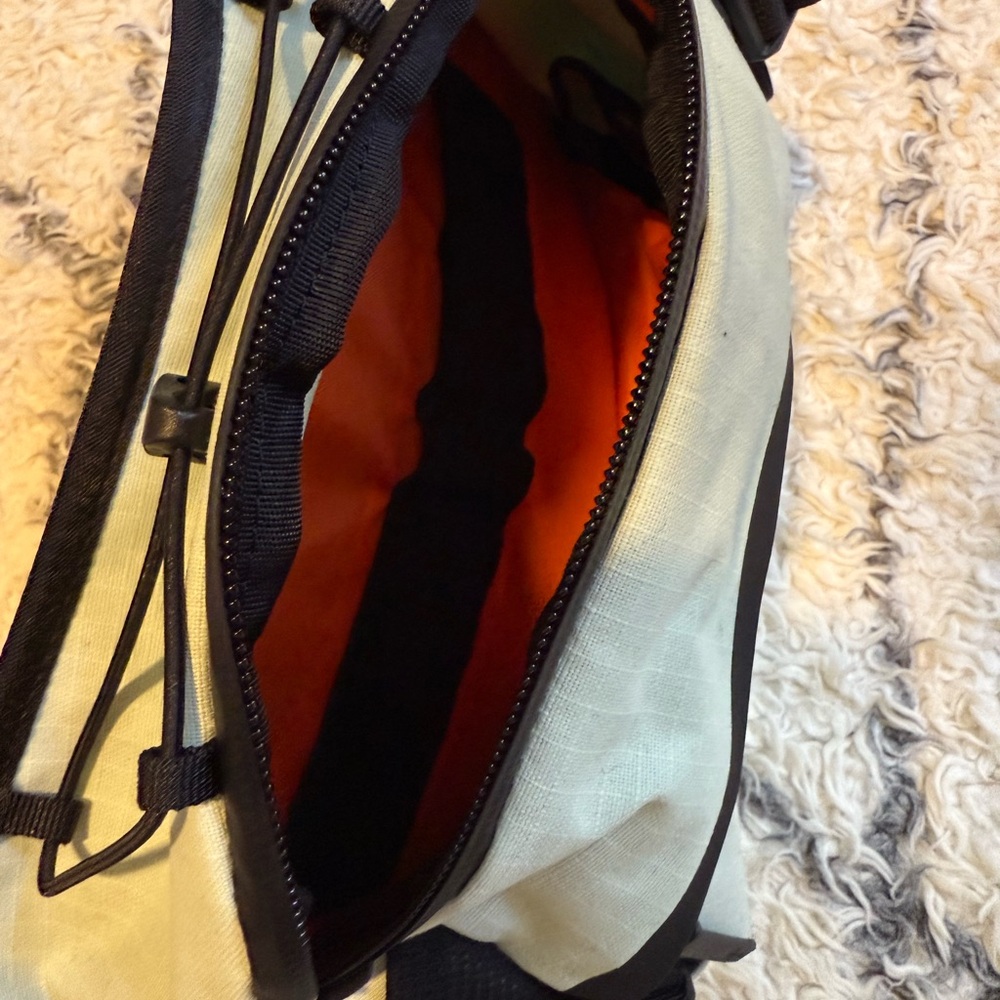 Rapha White/Light Green and Black Hip/Shoulder Bag - Picture 4 of 5